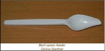Bent spoon feeder